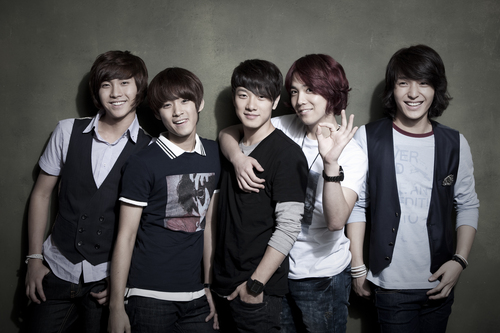 FT Island who had recently made a comeback with their title song Love Love